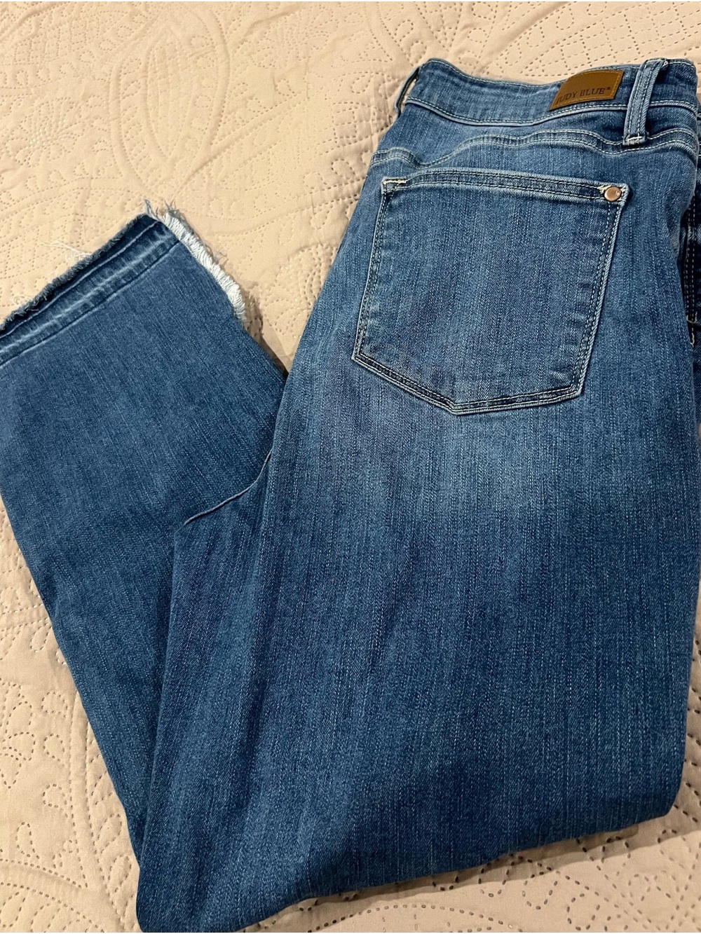 Judy Blue Medium Wash Straight Leg Jeans